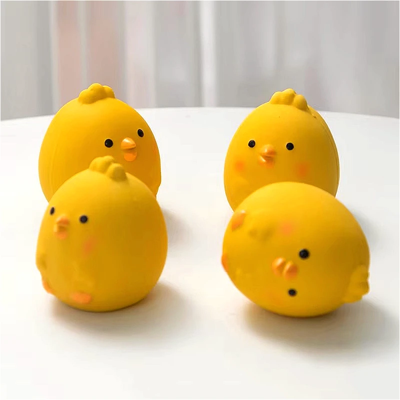Pets Scream Toys. Cute Chewing Gum Toys in The Shape of Chickens. Play with Cleaning Dogs' Teeth. Anti-bite Audio Pet Products.