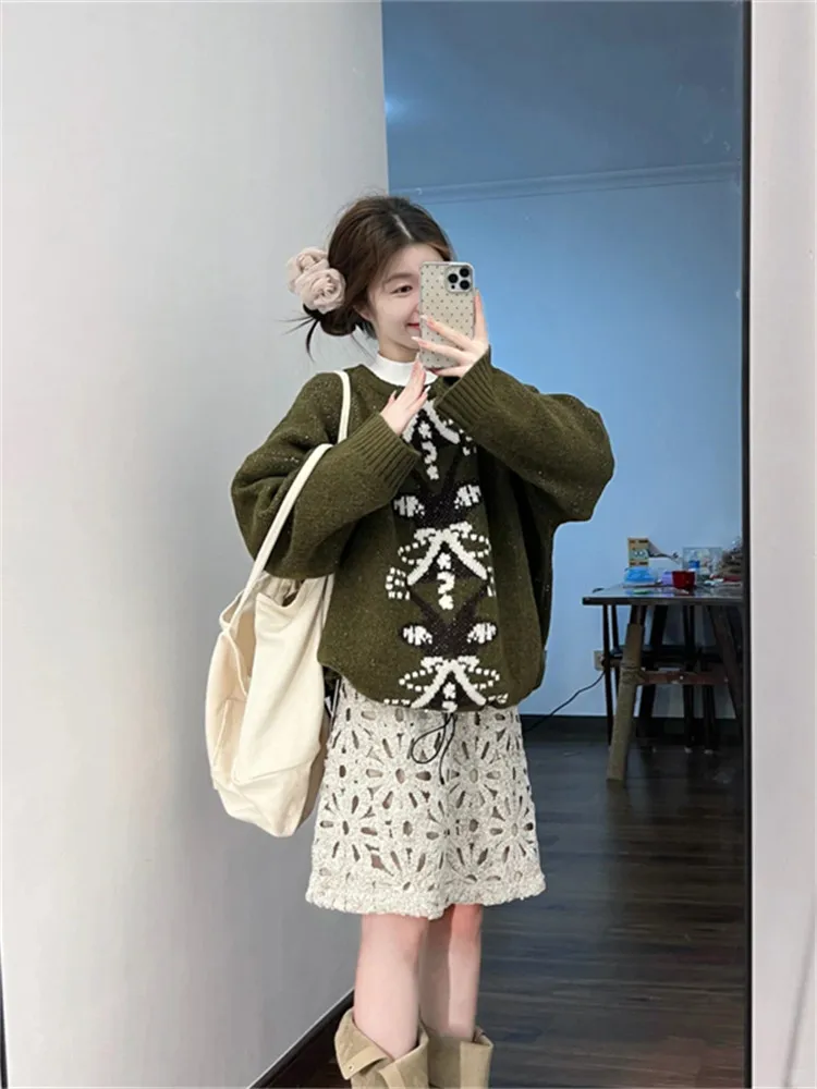 

Ретро-комплект для женщин: топ и юбка с цветочной вышивкой, весенняя новинка, повседневный модный костюм из двух предметов для взрослых.