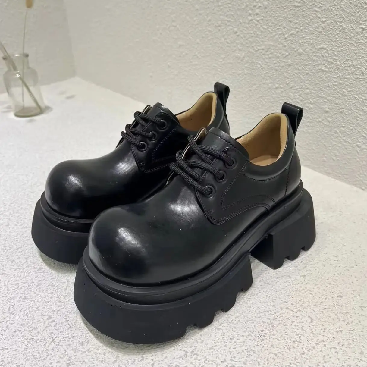 

Genuine Leather Round Toe Loafers Women's Thick-Soled Lace-Up Black Patent Leather Platform Shoes Fashion 2026 Spring New Shoes