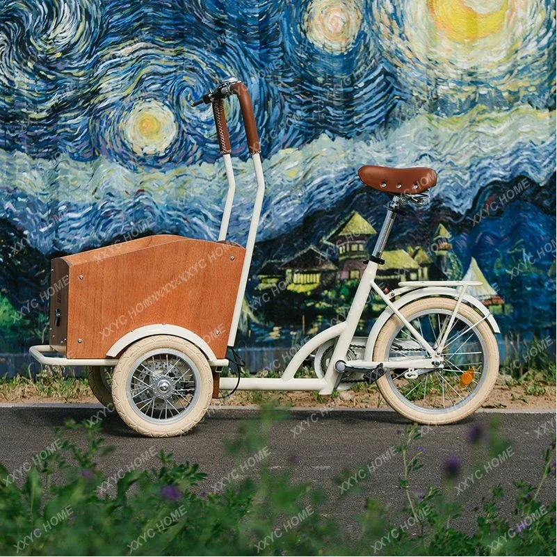 Троллейбус для маленьких собак