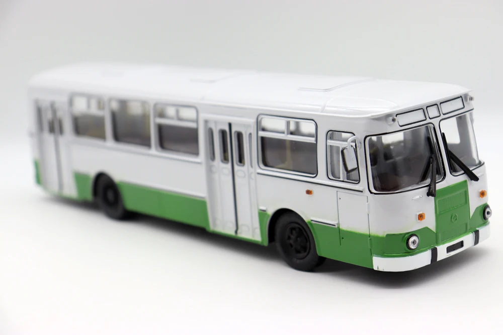 NEW Autobus 1:43 677M Bus USSR Bus Diecast model Editions Collections