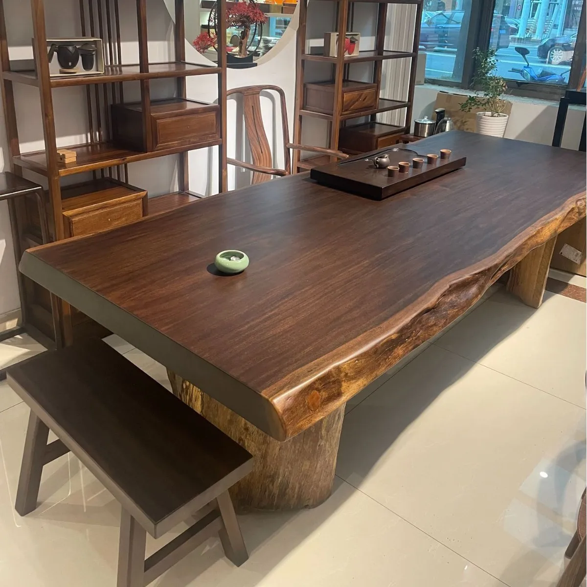 Sândalo preto placa inteira grande combinação de mesa de chá e cadeira, mesa de chá de escritório