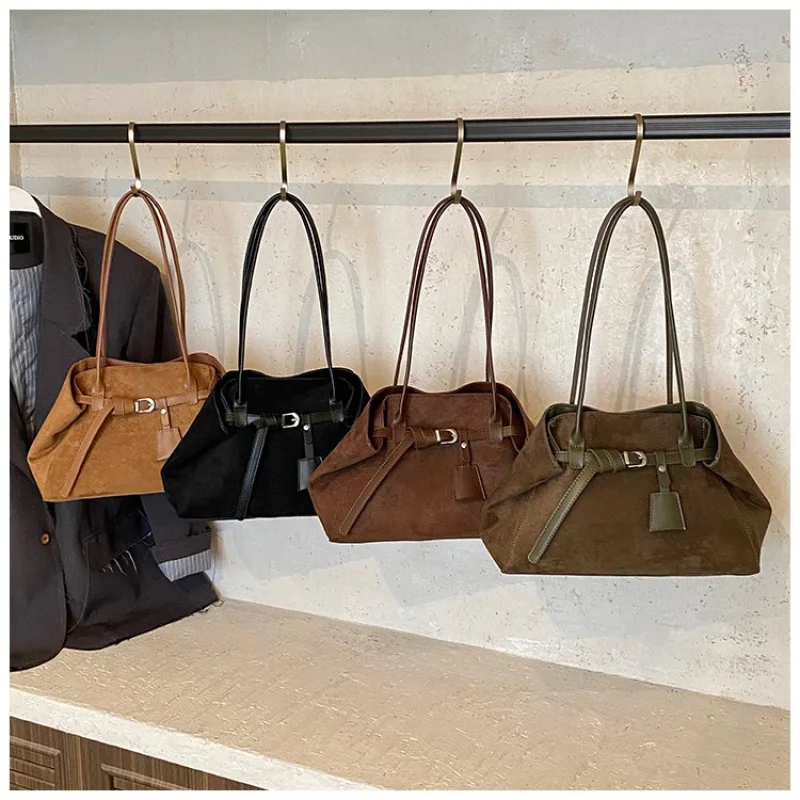 

Fashionable Women's Handbag Crafted From Fine Leather Boasting Casual Simple Vintage And Famous Designer Style​