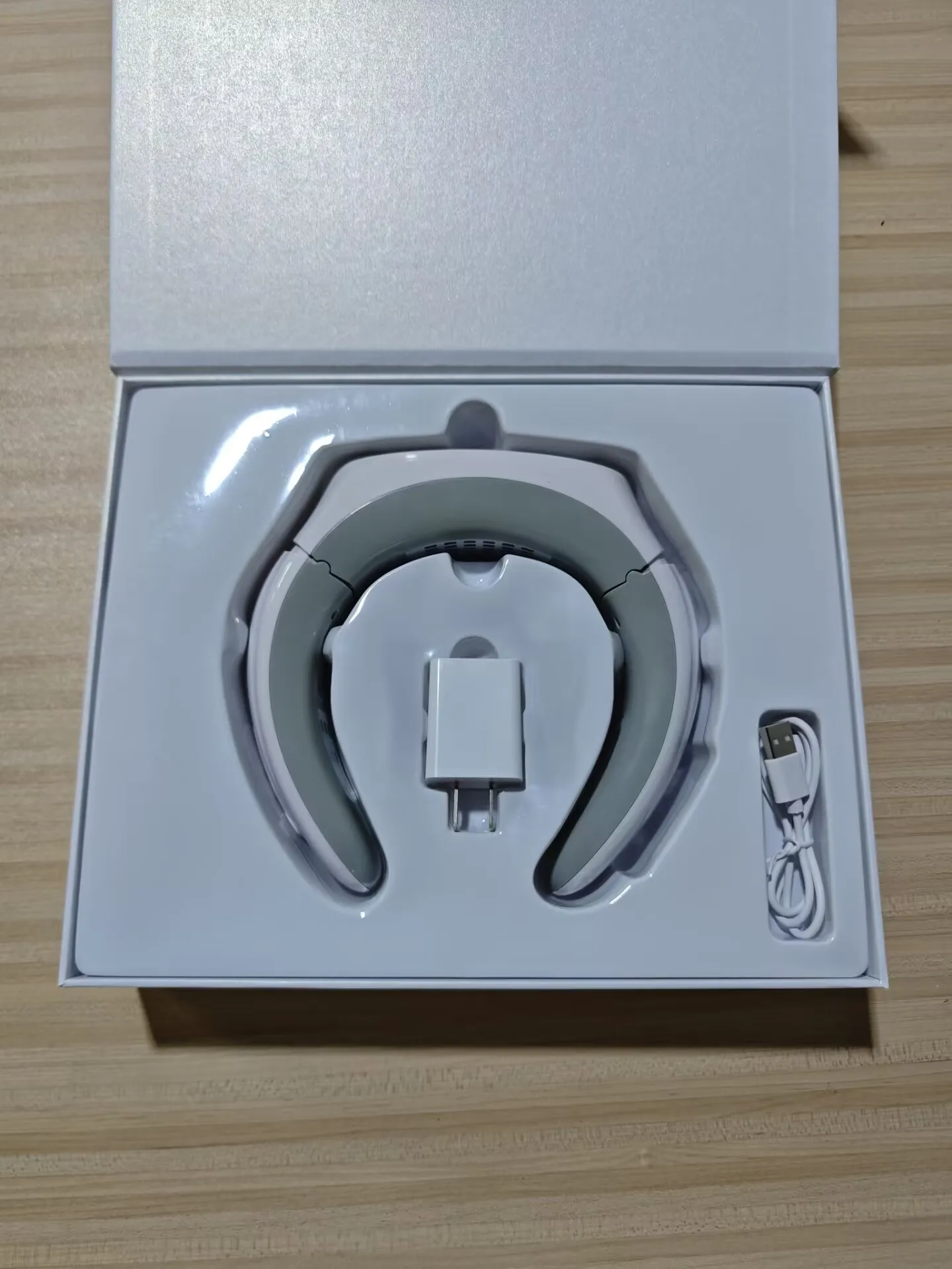 

Портативное светодиодное устройство для терапии шеи — красный (635–650 нм), синий (465–470 нм), свет для облегчения боли и быстрого восстановления