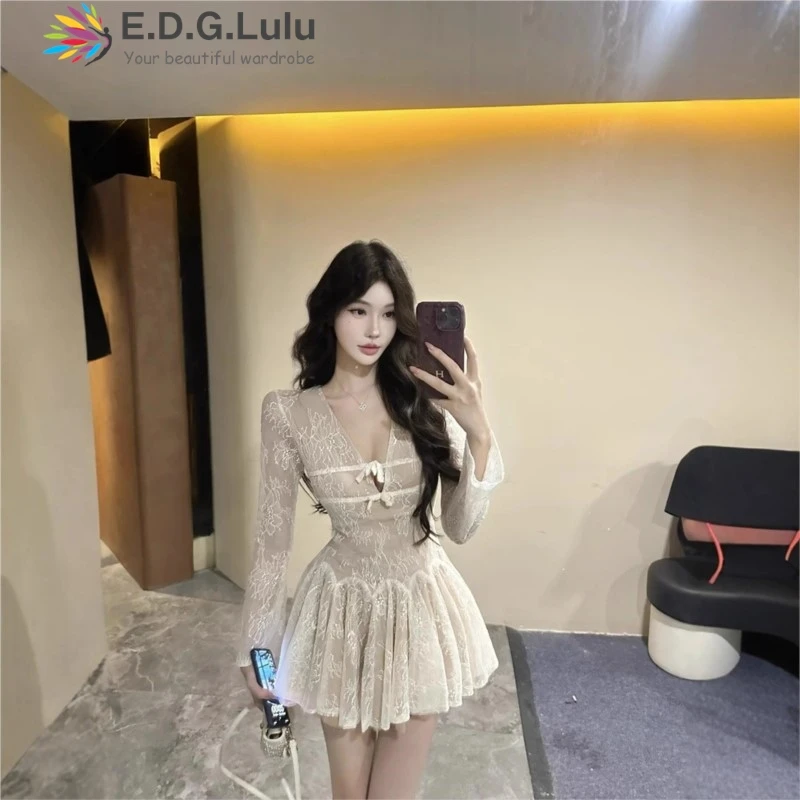 EDGLuLu セクシーな V ネックボウスプライス長袖ブルードレス女性レース中空刺繍花ミニパーティードレス 0929