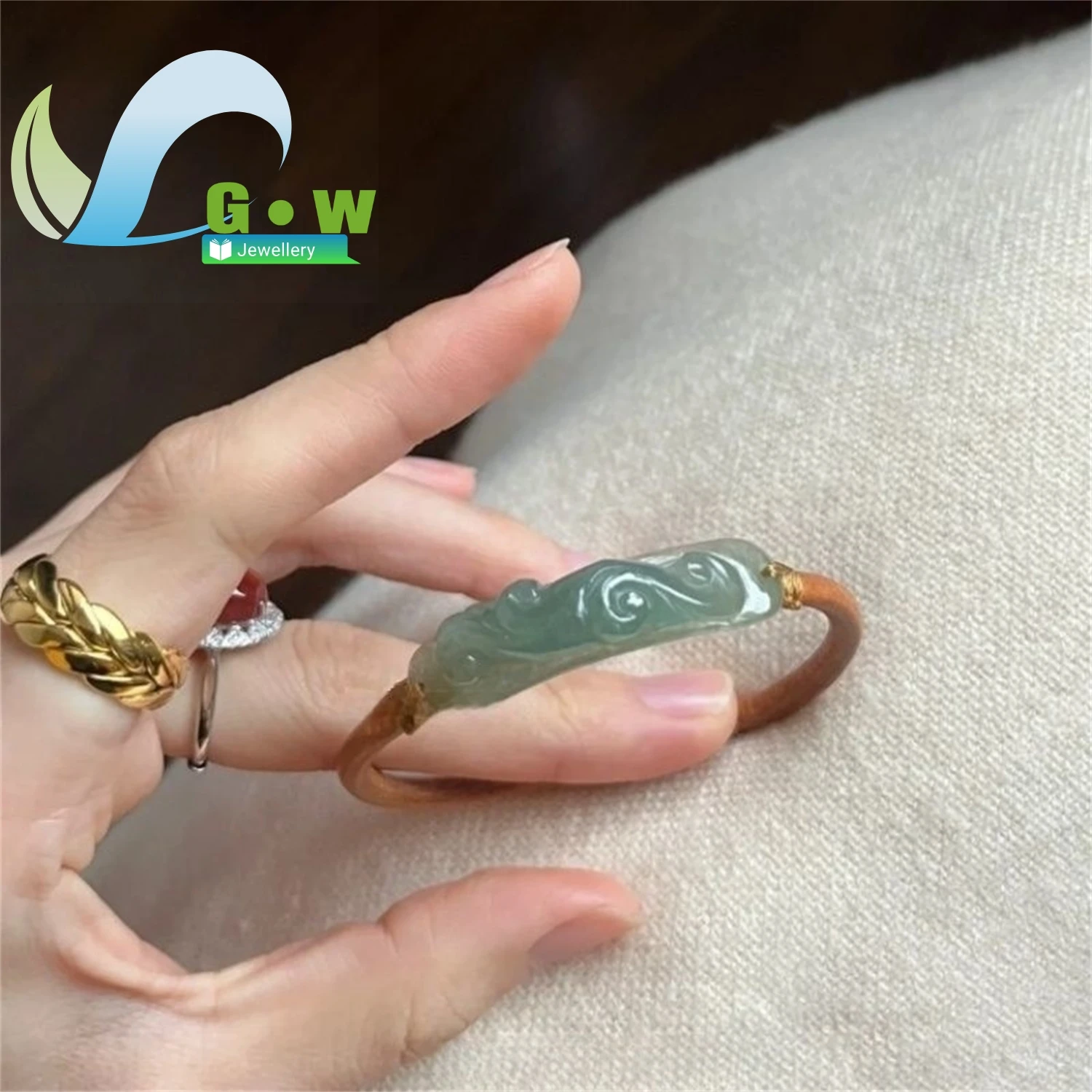 

Новый браслет в китайском стиле в стиле ретро для женщин, искусственный нефрит Hetian, кулон мира, кожаный браслет с облачным узором, регулируемый шнурок