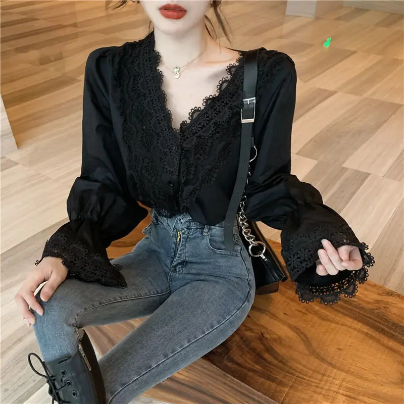 Female Temperament Patchwork Lace Solid Color V-neck Flare Sleeve Blouse Autumn Simplicity Buttons Shirts Women Clothing Top Tee