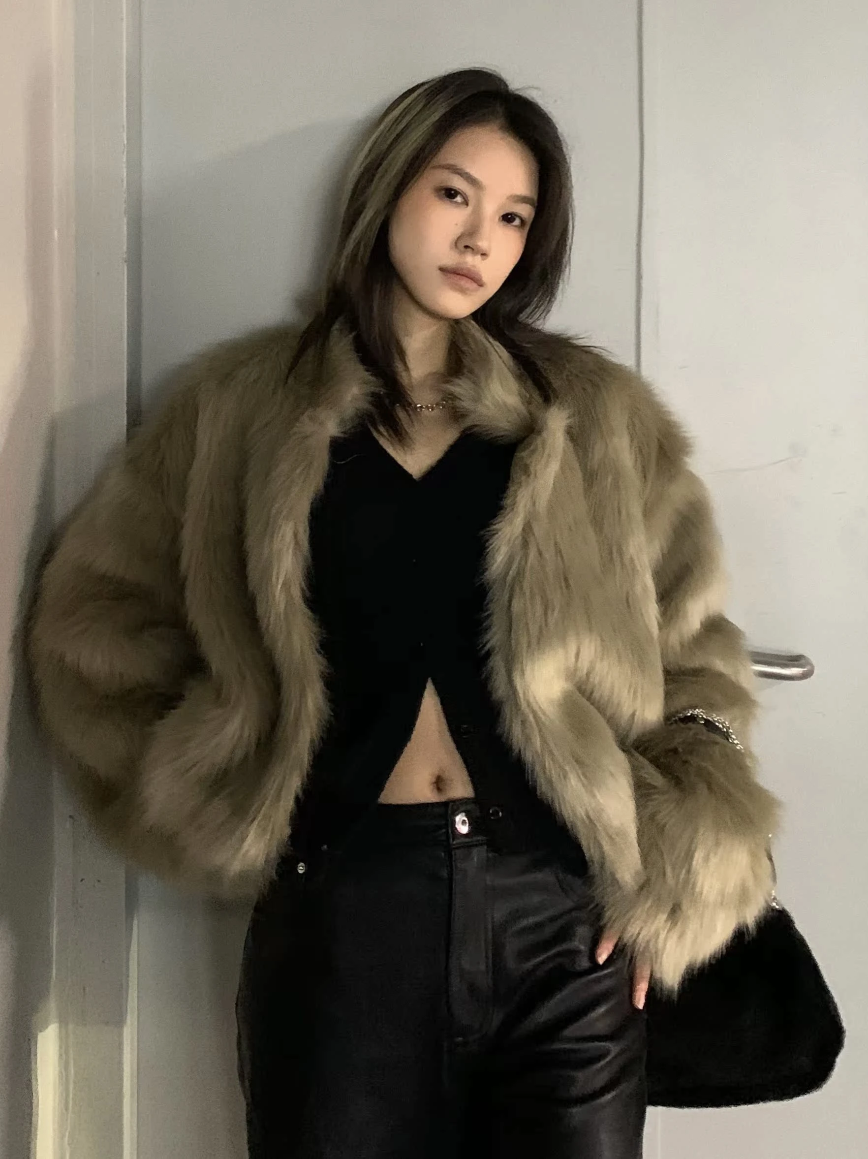 

T King's Return Fur Jaet Glossy Eco-friendly Water Rabbit Collar Winter 2023 Women's ort Coat Long Sve V-ne