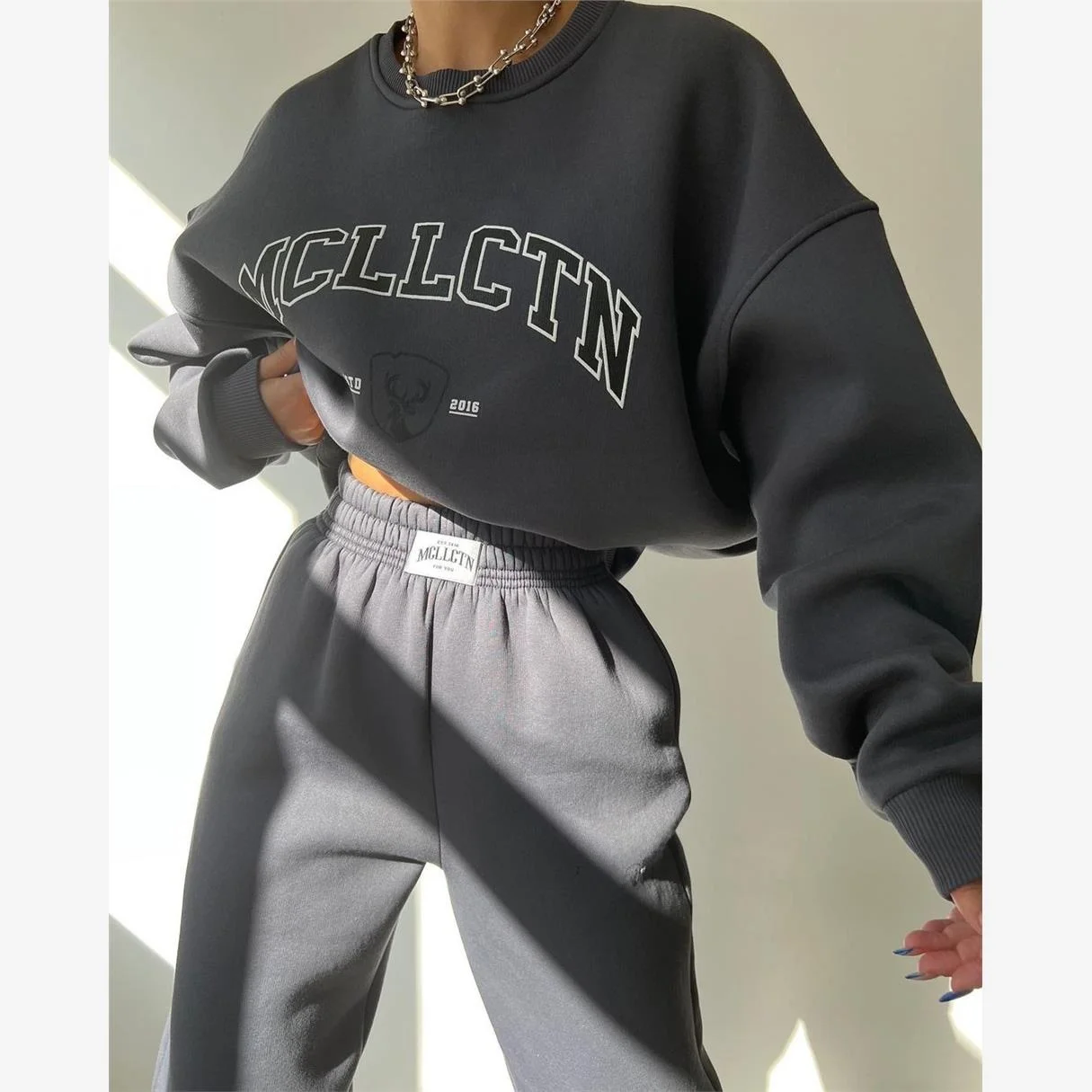 

Женский комплект из свитера и длинных брюк, модный осенний наряд, удобный материал, высокое качество, без зарегистрированного бренда