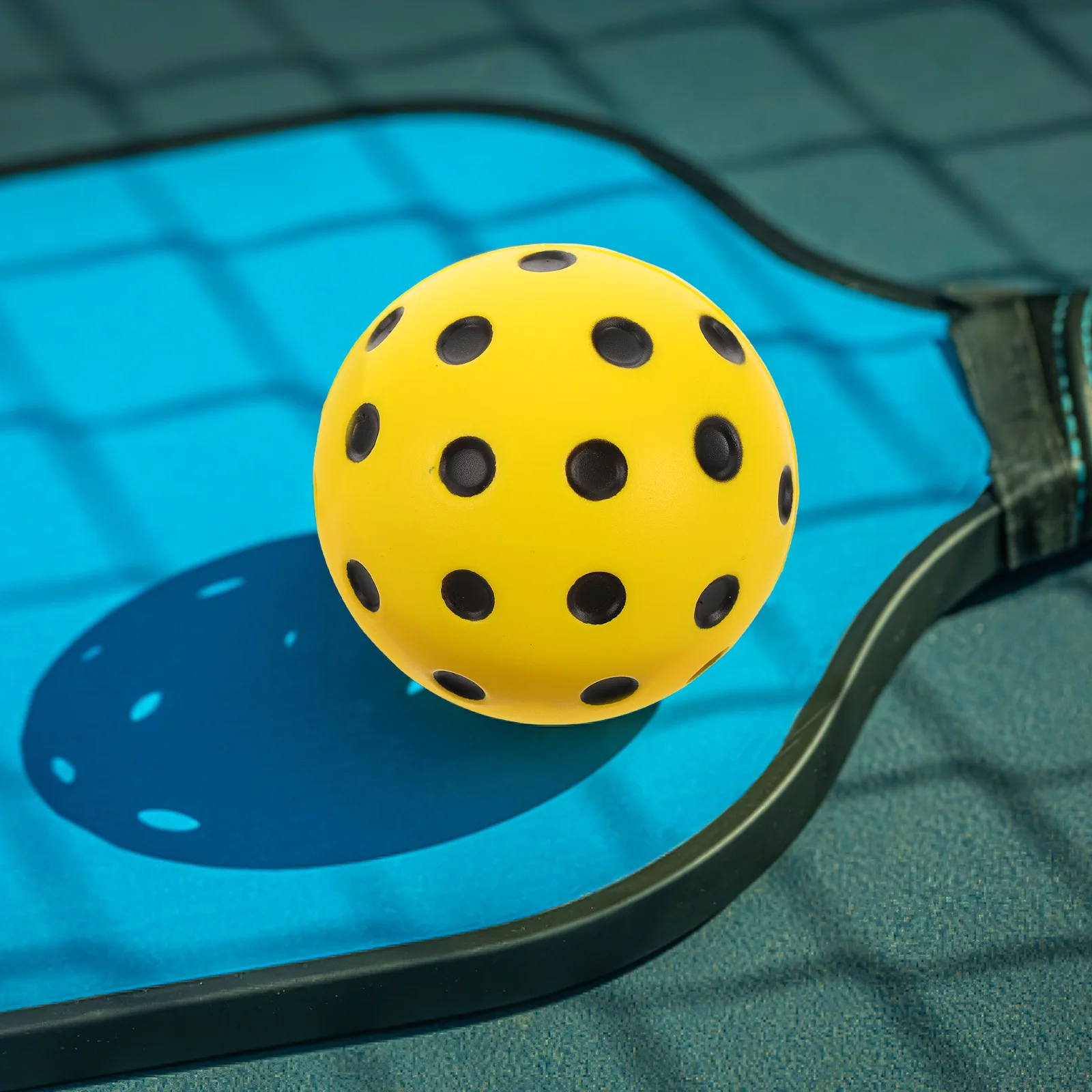 كرات ممارسة كرة البيسبول المتينة المكونة من قطعتين من كرات الإسفنج ذات التأثير المنخفض معدات ألعاب صغيرة للتدريب على نشاط الملعب الصامت