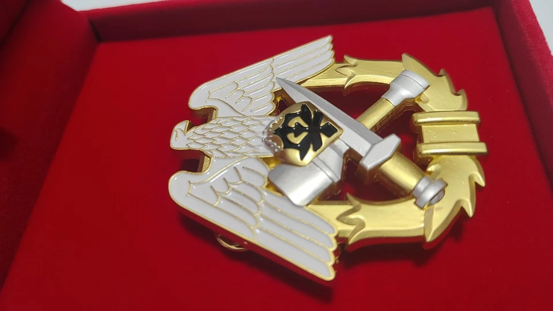 1 SET Medals ZEON Cross First level Victory Cross Cultural and Creative Badge