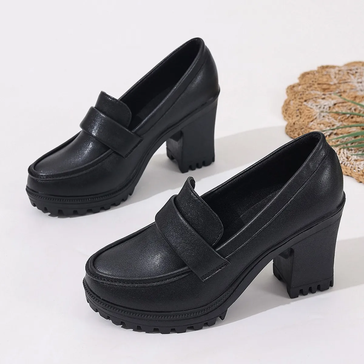 Retro Le Fu Shoes 2026 New Thick Soled High Heels Daily Luxury Women's Solid Color Temperament Mary Jane with Follow-up Shoes