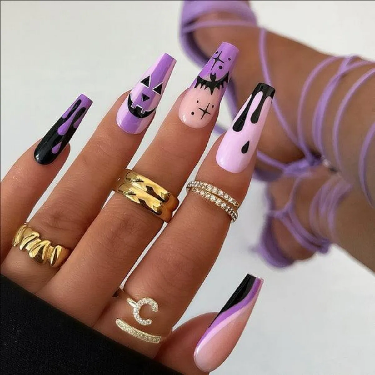 Anello iniziale personalizzato Anello placcato in oro personalizzato con ciondolo con alfabeto tempestato di cristalli Anello a tema lettera minimalista unico