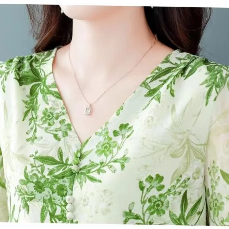 2024 New Summer Minimalist Office Lady V-neck Women\'s Floral Buttons 3/4 Sleeve Fashion All Match Loose Chiffon Shirt Tops