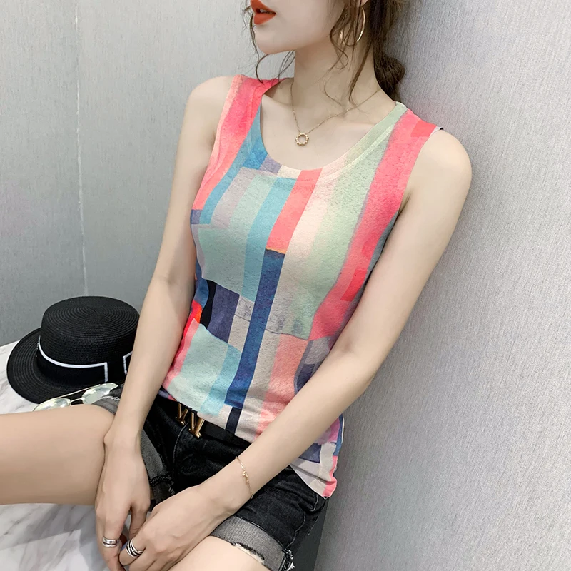Modny, drukowany damski top na lato 2024, bazowa warstwa, odzież wewnętrzna, dopasowany T-shirt, elegancki styl do pracy.