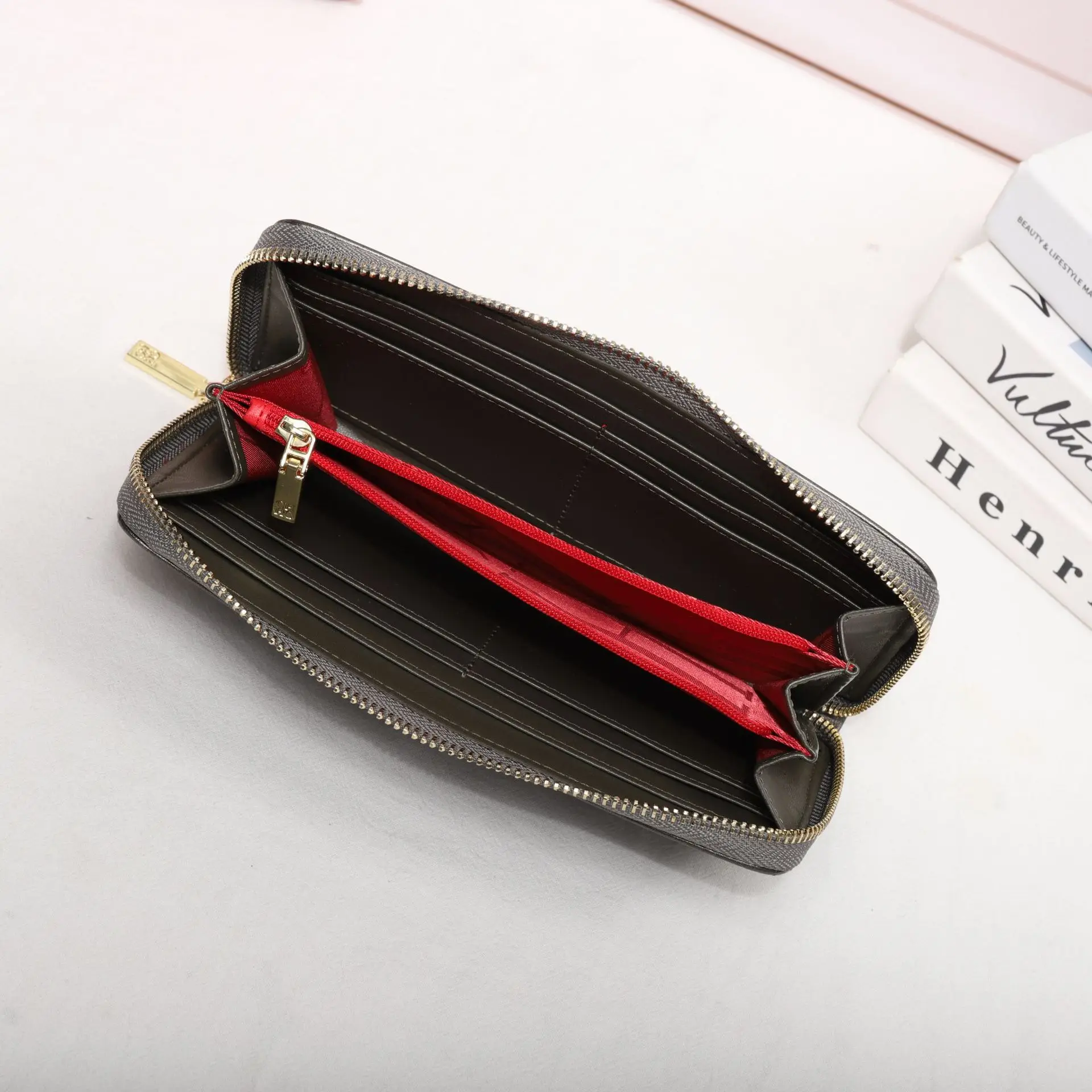 Kurze Geldbörse für Damen, Mini-Geldbörse, Buchstaben-Design, kleiner Kartenhalter, Geldklammer, kompakte Größe, ideal für Tasche oder kleine Tasche