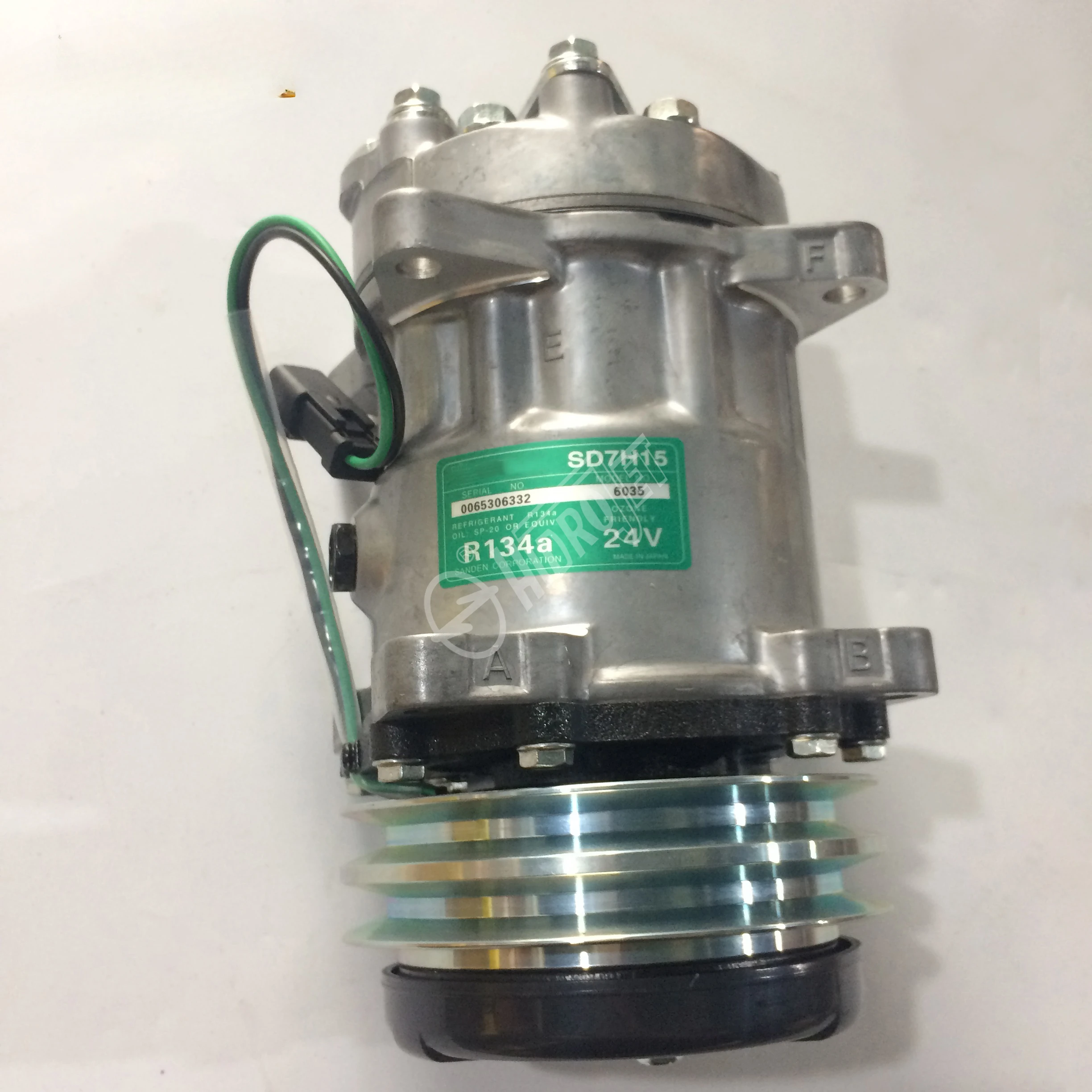 

HIDROJET excavator parts EC210B 24V air conditioning compressor 15082742 air compressor voe15082742 for sale