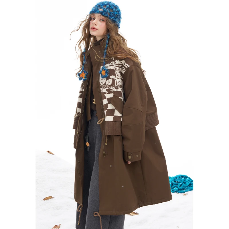 ELFSACK 2025 Winter New Arrivals Elegant Minimalist Classic Knit Stripe Trim Solid Long Coat For Women
