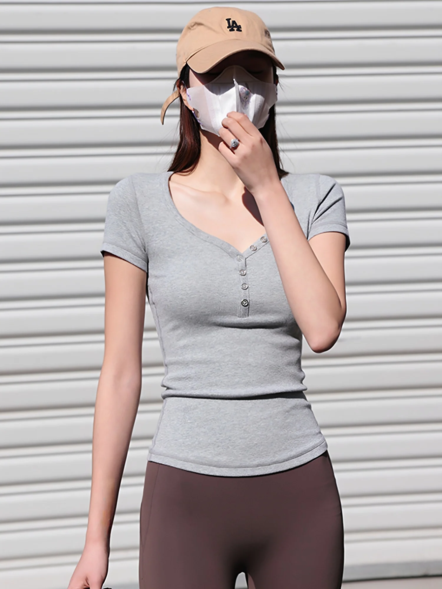 

Fitness Sporty Women's Short Sleeve T-Shirt Yoga V-Neck Quick Dry Slimming Running Top Comfortable Breathable Summer 2026