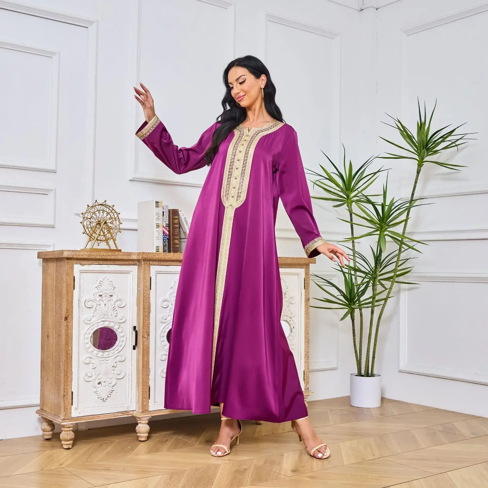 

Women V-neck Purple Dress for Women Embroidery Muslim Dress Casual Loose Dubai Abaya Solid Kaftan Robe Clothes for Muslim Women