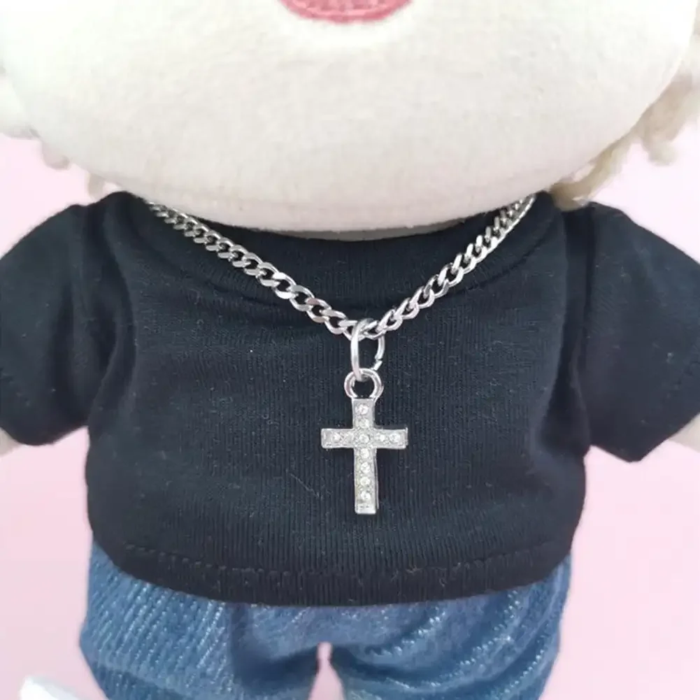 Collier de poupée Labubu de 17cm, vêtements à la mode, collier en métal avec pendentif ras du cou, Mini poupée mignonne, accessoires de mode