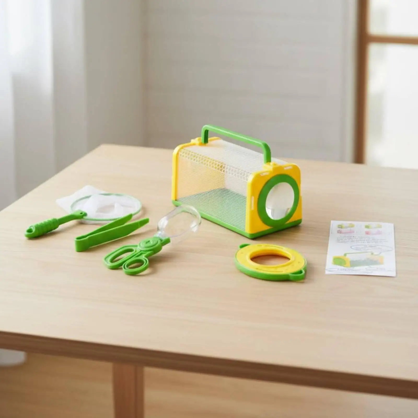 Interactive Kids Bug Viewer Habitat with Transparent Body for Safe Study and Nature Exploration
