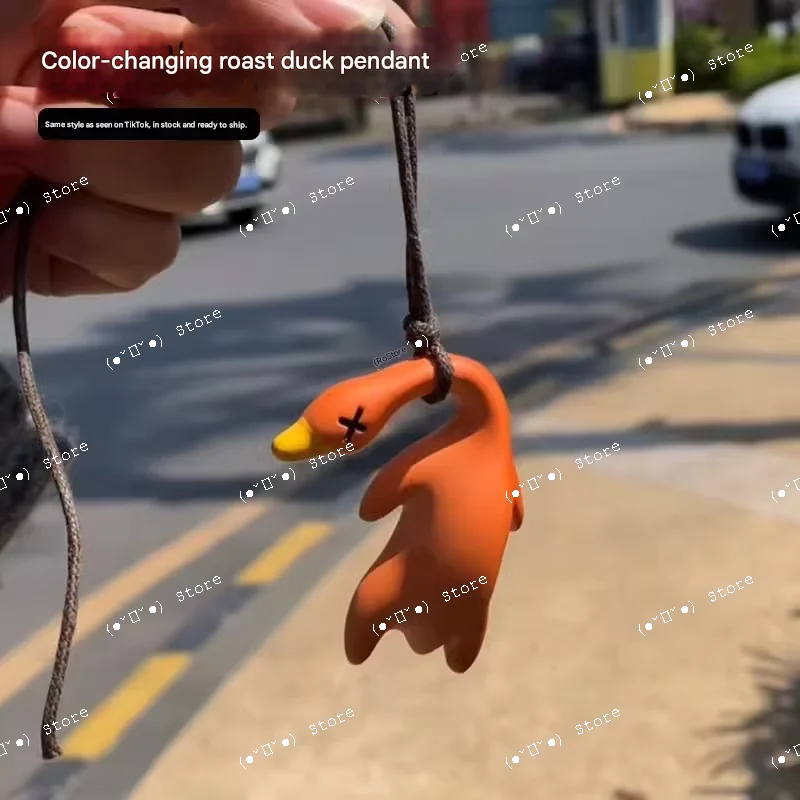 

color-changing roast duck keychain – fun uv-reactive prank gadget, innovative & creative accessory