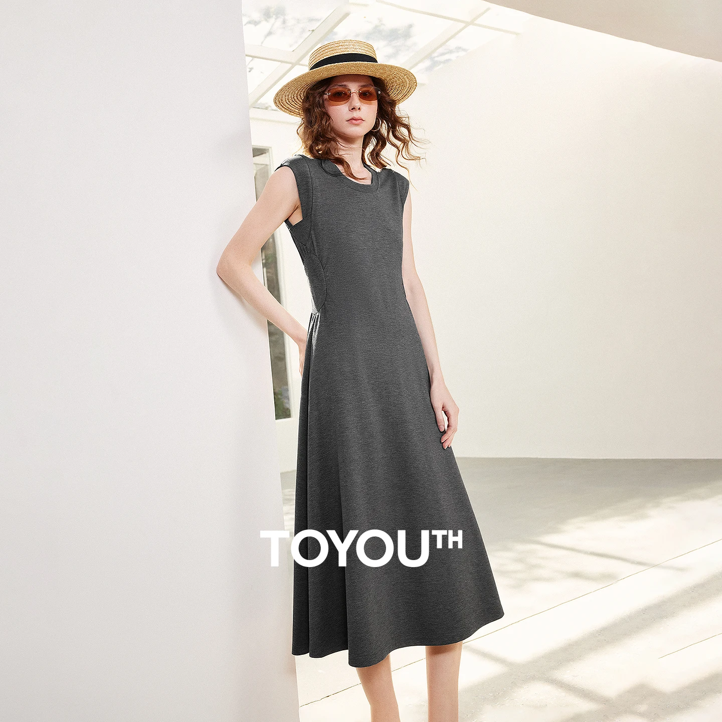 

Женское платье TOYOUTH: Мягкое, высокоэластичное, весна 2026, новинка, деконструкция, пэчворк, с эффектом утягивания талии, миди