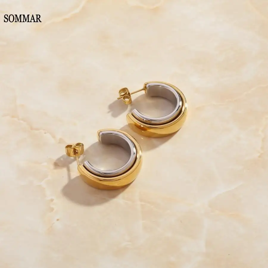 SOMMAR floating charms Gold Plated Girl hoop earrings Splicing two color overlapping C-shaped earrings women earring bone