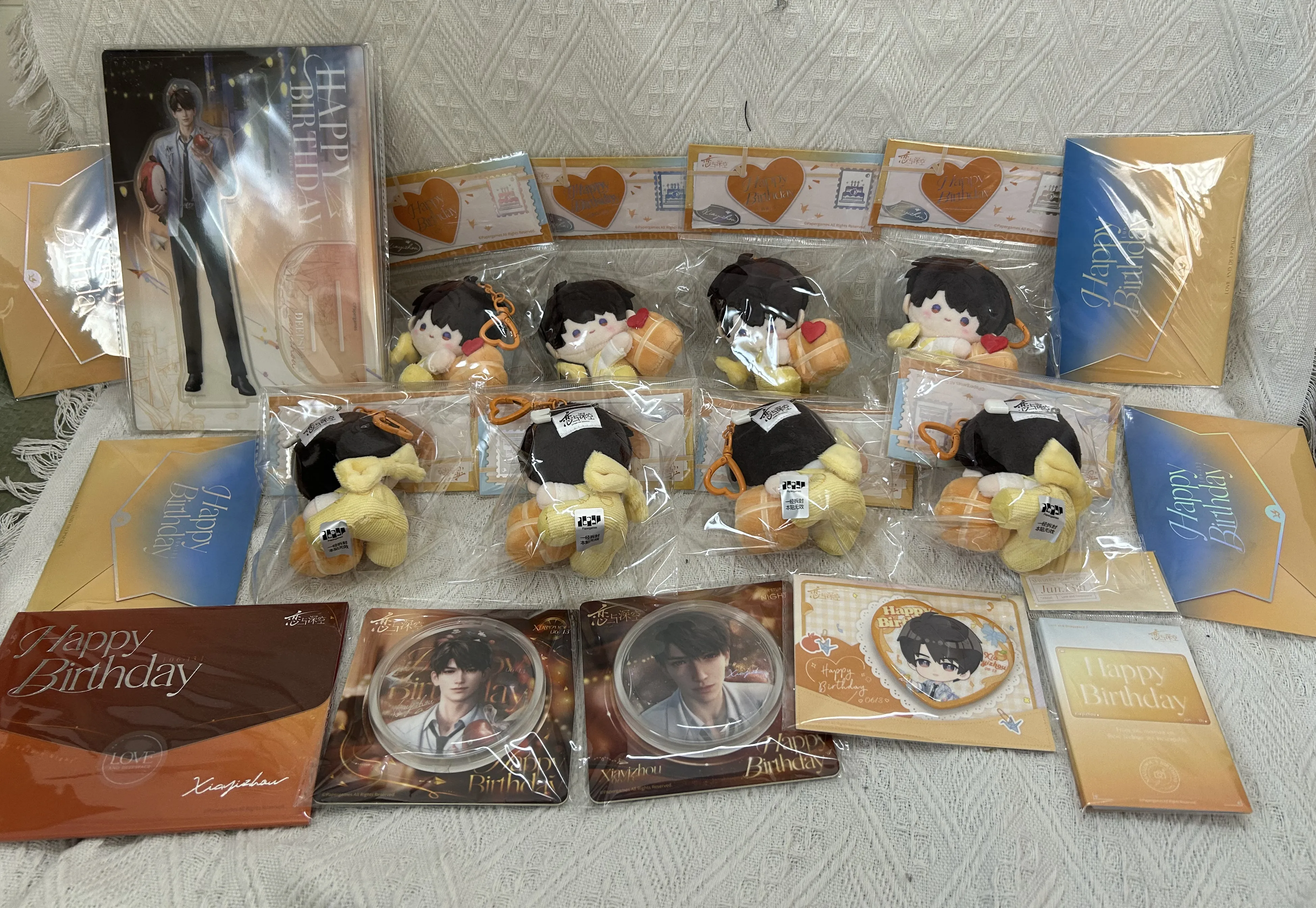 متوفر في المخزون الرسمي الحب والعميق كاليب محشوة بلوشيز دمية حقيبة سلسلة مفاتيح قلادة شارة بطاقة الصورة 2025 عيد ميلاد أنيمي لعبة