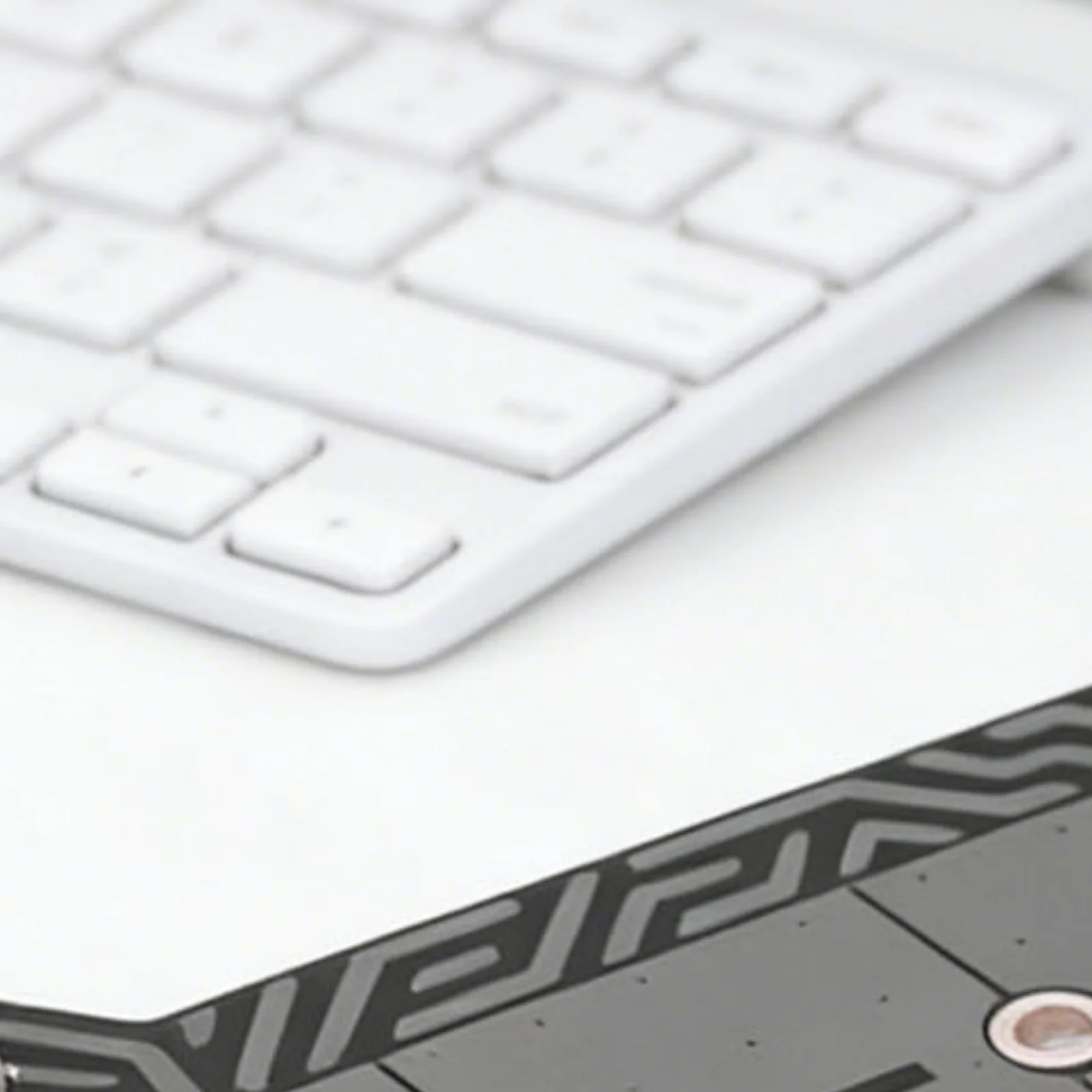 

Карта расширения PH4215, сверхскоростной адаптер M.2 PCIe 128 Гбит/с, полноразмерный/низкопрофильный кронштейн для SSD 2230/42/60/80 (не для SATA)