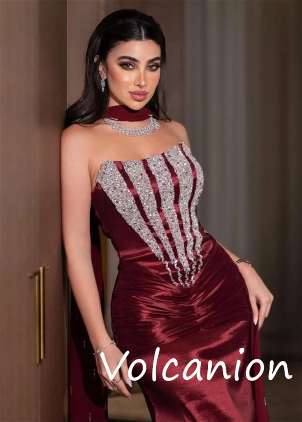 カスタマイズされたファッション絶妙なシャルムーズスパンコールプリーツトランペットストラップレスロングドレスオーダーメイドの機会セクシー