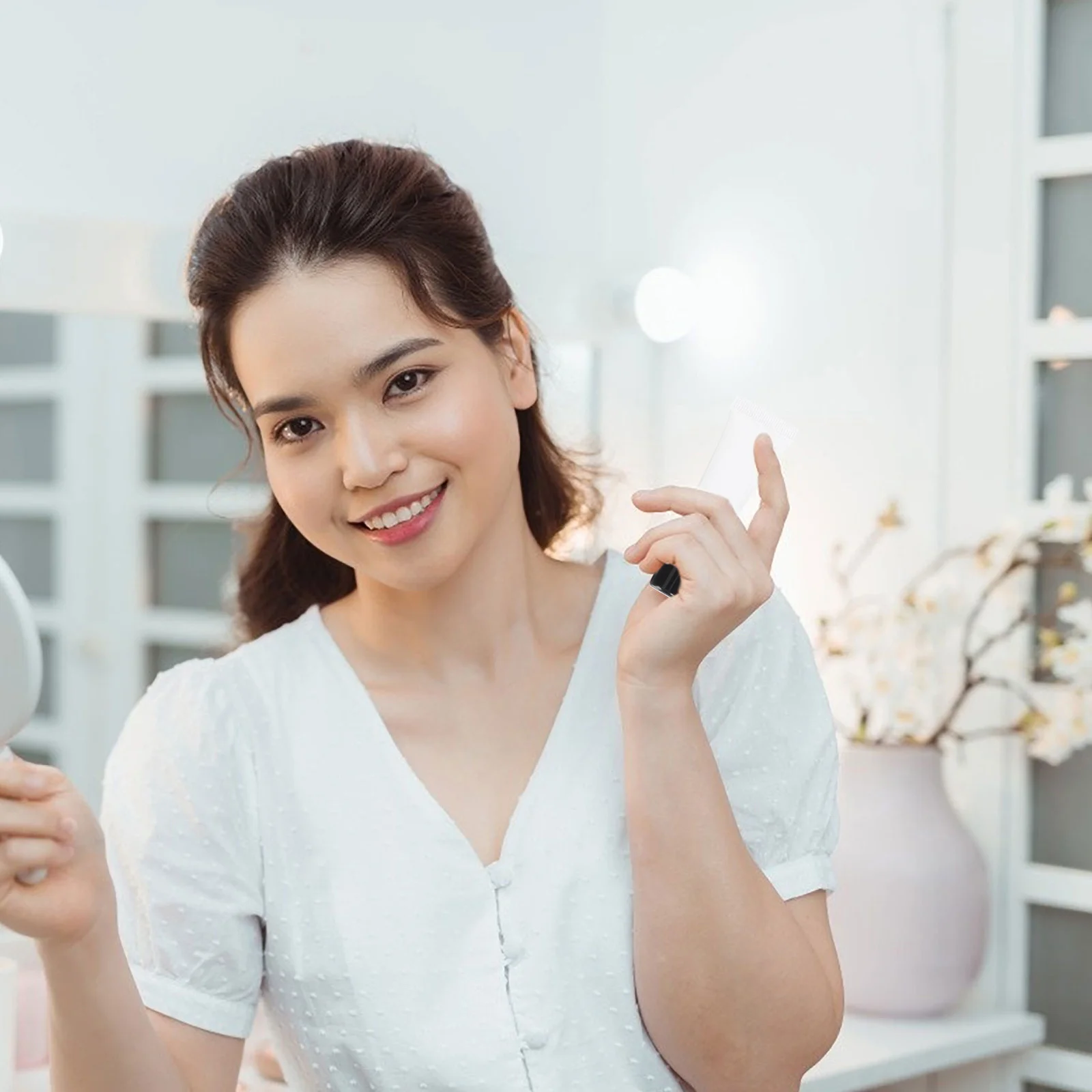 

8Pcs Empty Lipstick Tube DIY Lip Gloss Container 15Ml Mini Travel Size Lightweight Reusable Waterproof Lip Color Bottle for Dye