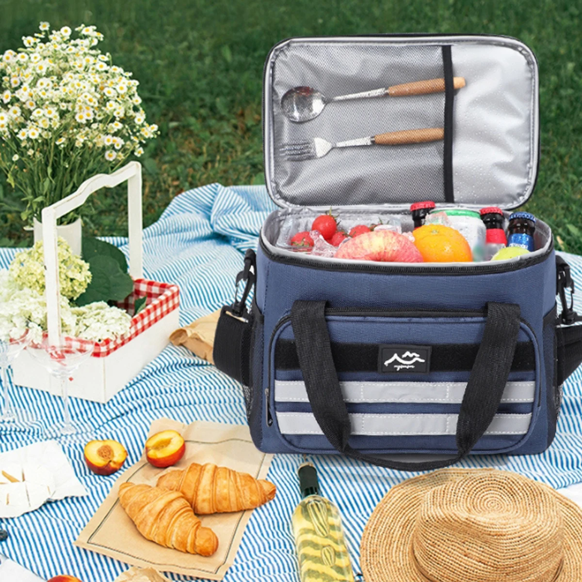 

Outdoor incubator Large capacity fresh-keeping picnic bag Diagonal span can be carried ice-wrapped outdoor insulation bag