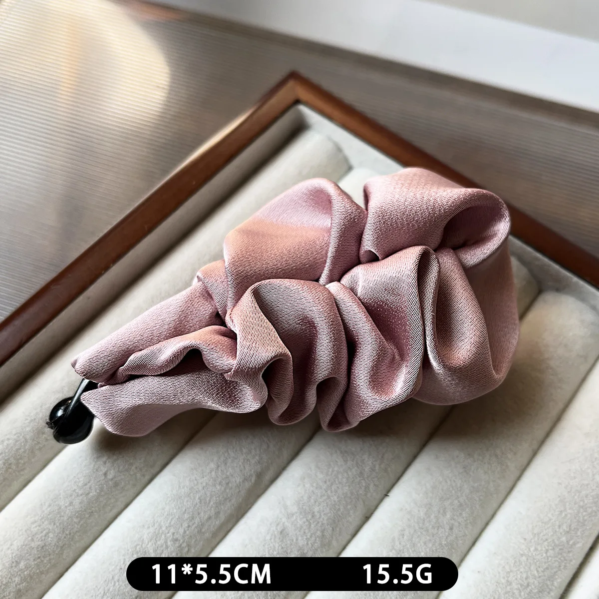 Large Women's Scrunchie Hair Claws Fabric Hair Clips Non-Slip Solid Color Fashion Hair Accessories for Daily Wear