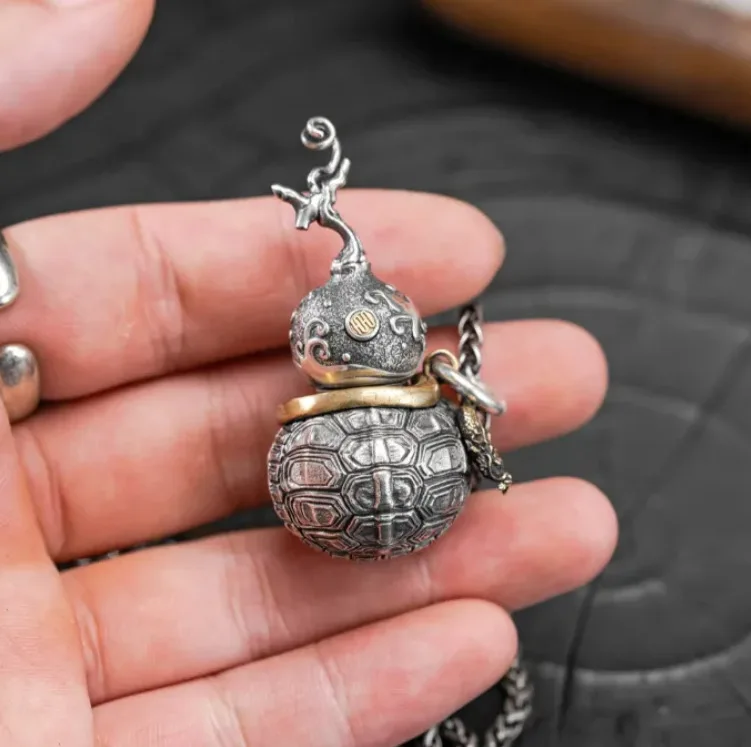 Chinese Elements Retro Silver Color Armor Dragon Scales Gourd Necklace UNISEX Mysterious and Domineering Jewelry Necklace