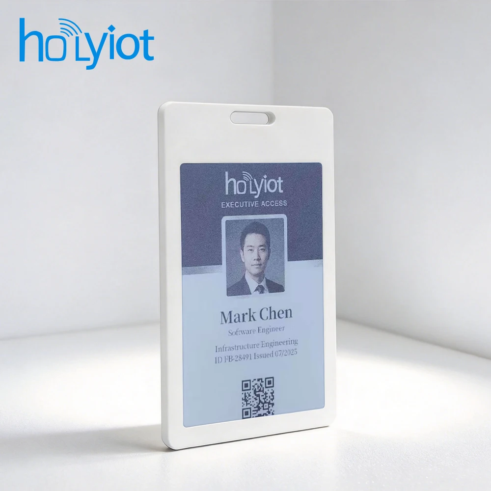 Reusable Smart Bluetooth E-Ink Badge 3.68'' 4-Color E-Paper Display Wireless Charging Digital ID Card for Office Expo Visitor
