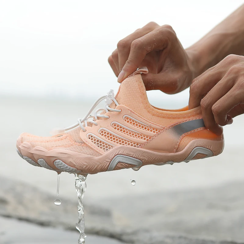 

Hot Selling Tt New Couple Beach Water Shoes with Drainage System Breathable Quick-Drying Full-Scene Sports and Casual Shoes