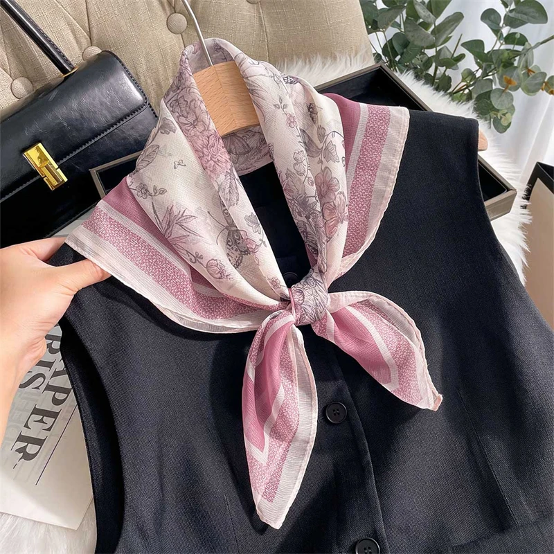 

2025 Nouvelles Femmes Rose Et Blanc Fleur Imprime Design Echarpe Chale Mode Luxe Bandeau Foulard Longues Echarpes Etroites Dames