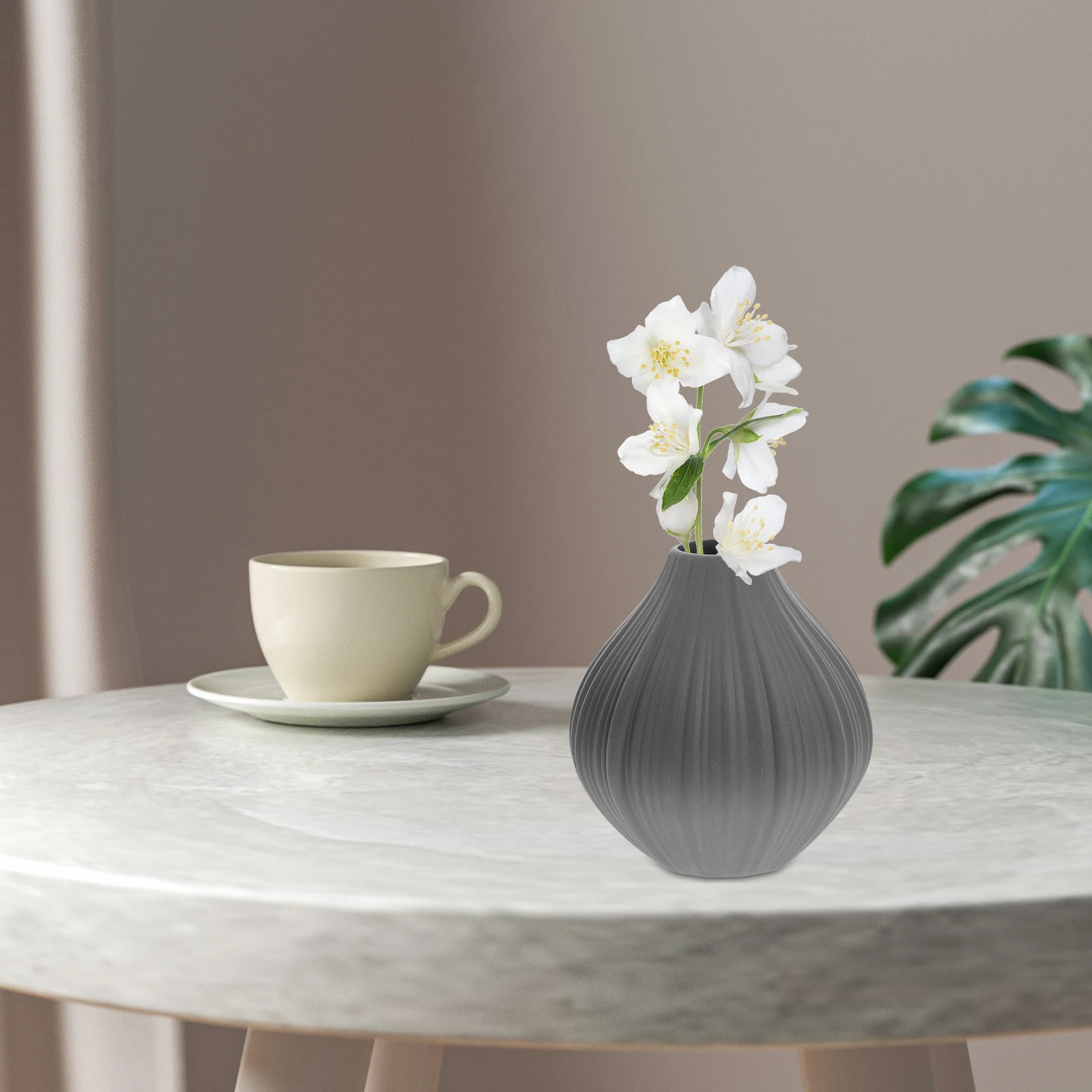 

1Pcs Ceramic Flower Vase Mini Simple Style Desktop Vase Creative Arrangement Pot for Home Office Bedroom Decoration