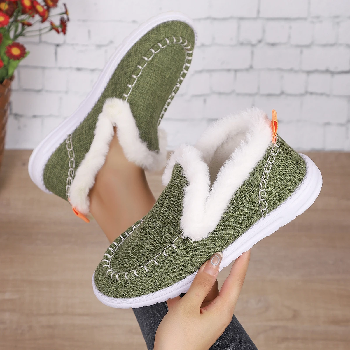

Women Fashion Snow Boots 2025 New Fluffy Plush Faux Fur Soft Loafers Comfort Platform Ankle Boots Round Toe Women Cotton Shoes