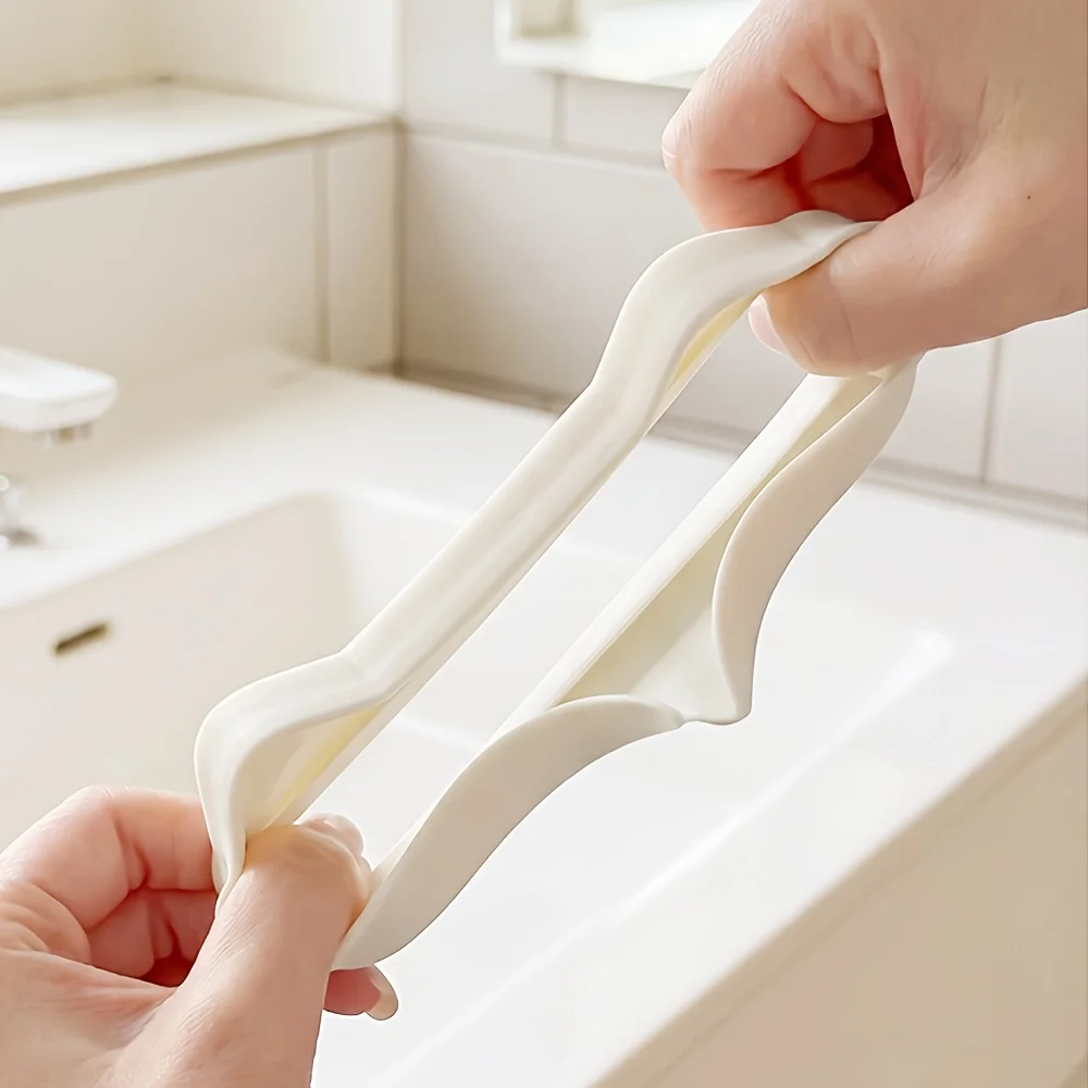 

1pc of Silicone Mat for Kitchen Faucets, Designed to Prevent Splashes Behind The Sink, in Beige Color And Measuring 10.8 Cm