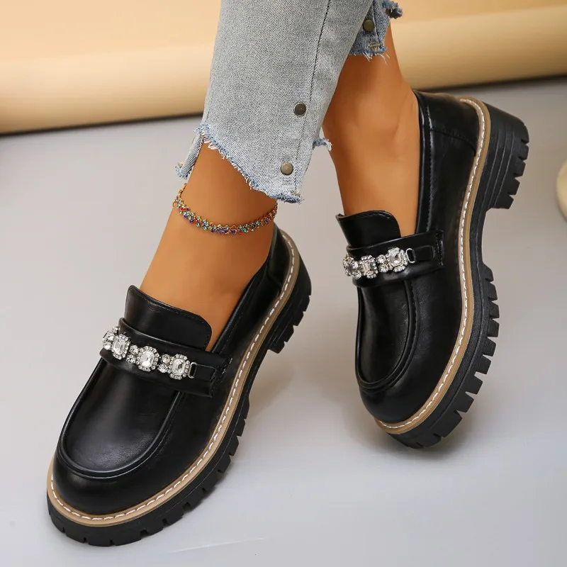 

2025 New Women's Large Size Slip-On Shoes Metal Buckle Decor British Style Round Toe Flat Heel Comfortable Casual Footwear