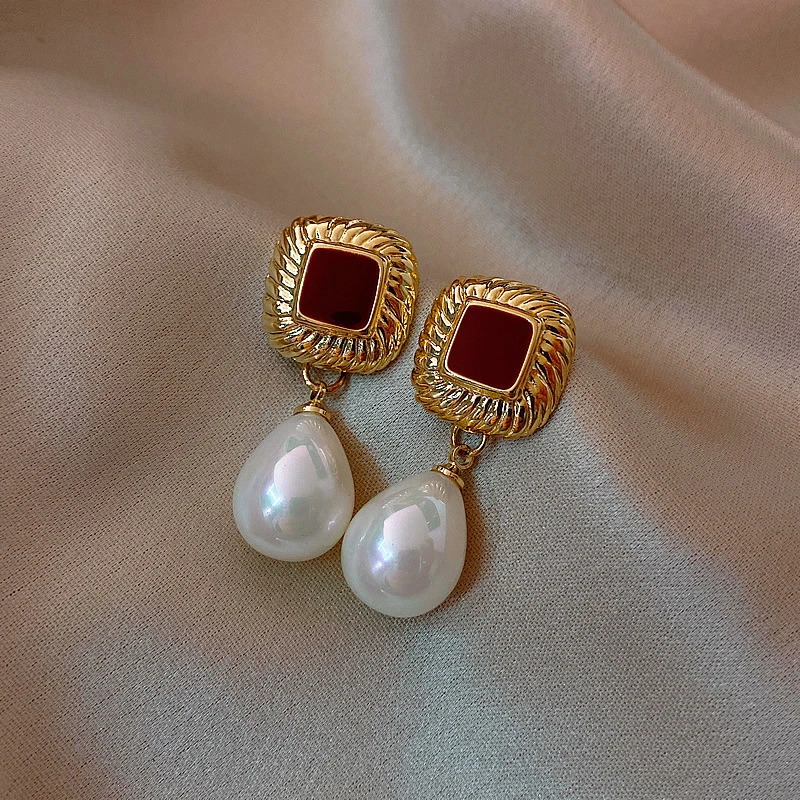 Fashion Geometric Red Enamel Clip on Earrings for Women Female Statement Vintage Fake Without Hole Pearl Earring Jewelry Gift