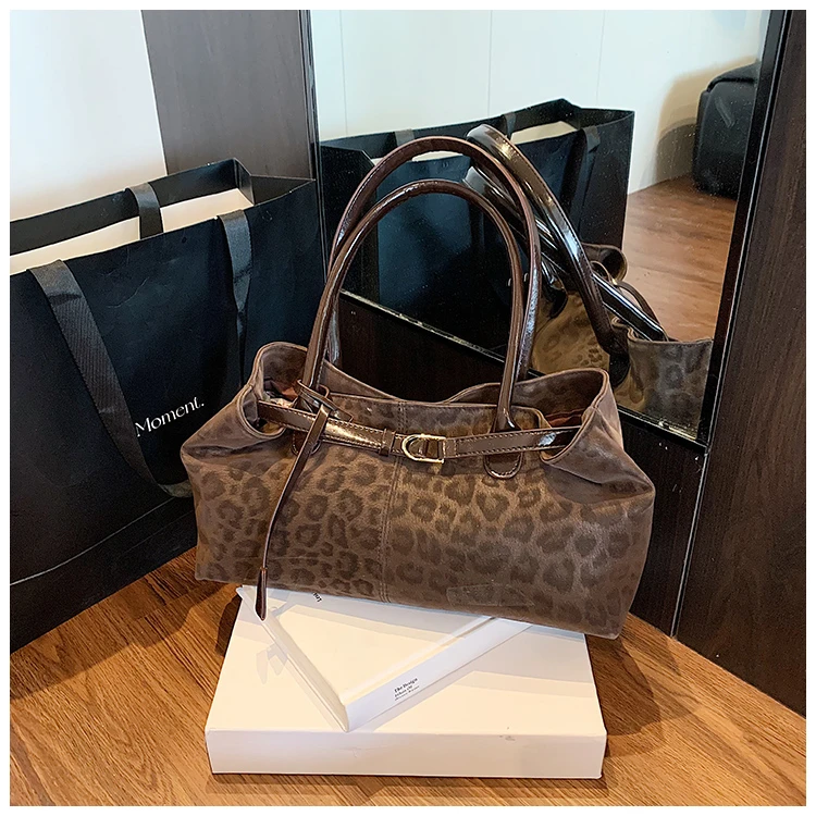 Leopard Print Sewing Thread Hasp Youth Sweet Shoulder Bags for Women 2026 Hot Sale Large Capacity Sense of Luxury Tote Bags