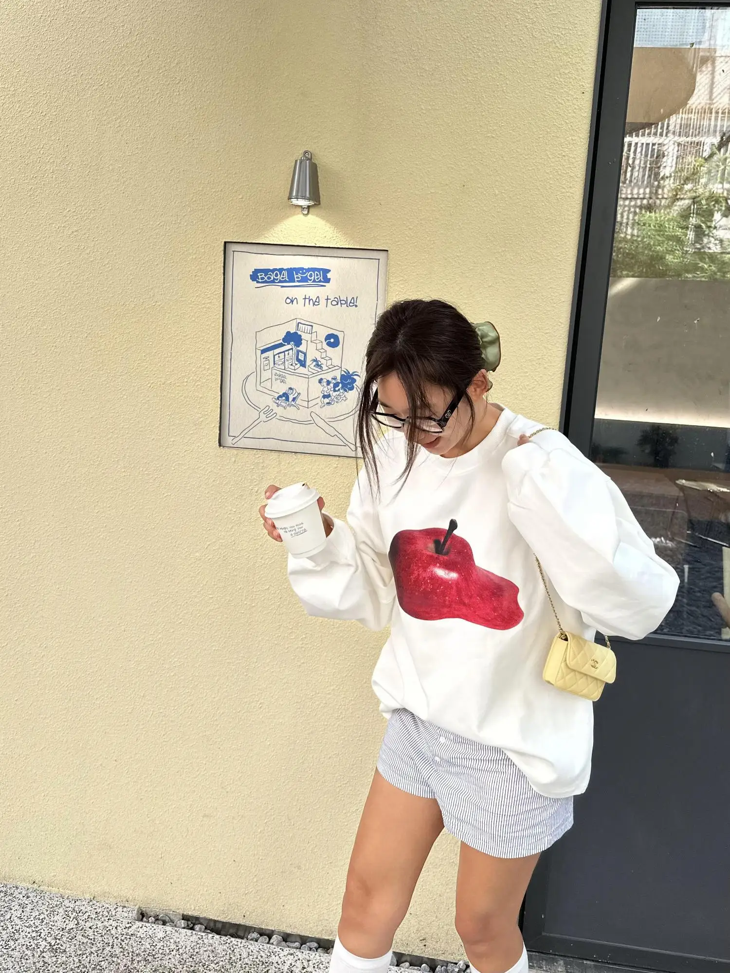 تي شيرت أمريكي ريترو طويل Sve قطن فضفاض مناسب للنساء Sle ثقيل الوزن أوائل الخريف تصميم مذاب شعار العلامة التجارية العصرية