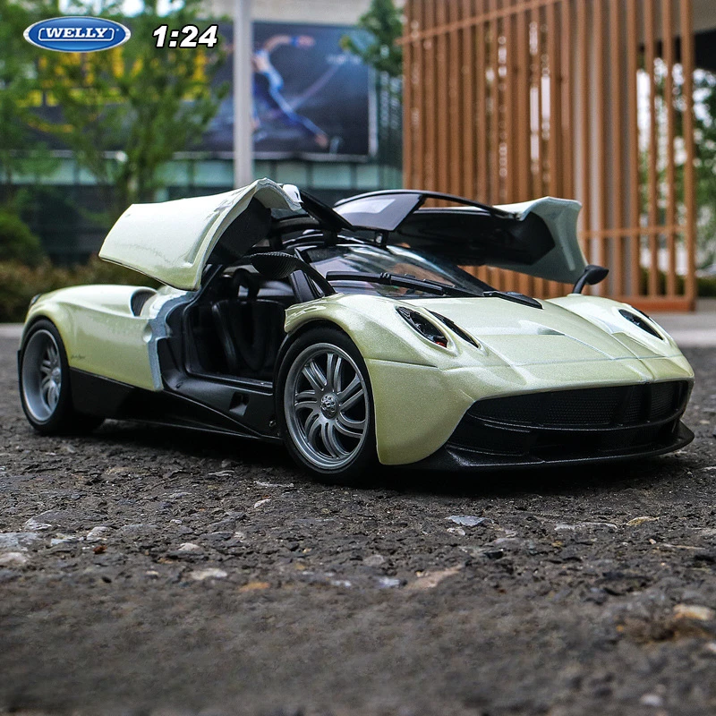 

Simulation 1:24 Diecast Pagani Huayra Sport Car Model Collective Metal Toy Vehicles Gift Man Boys Miniature Voiture Home Decor