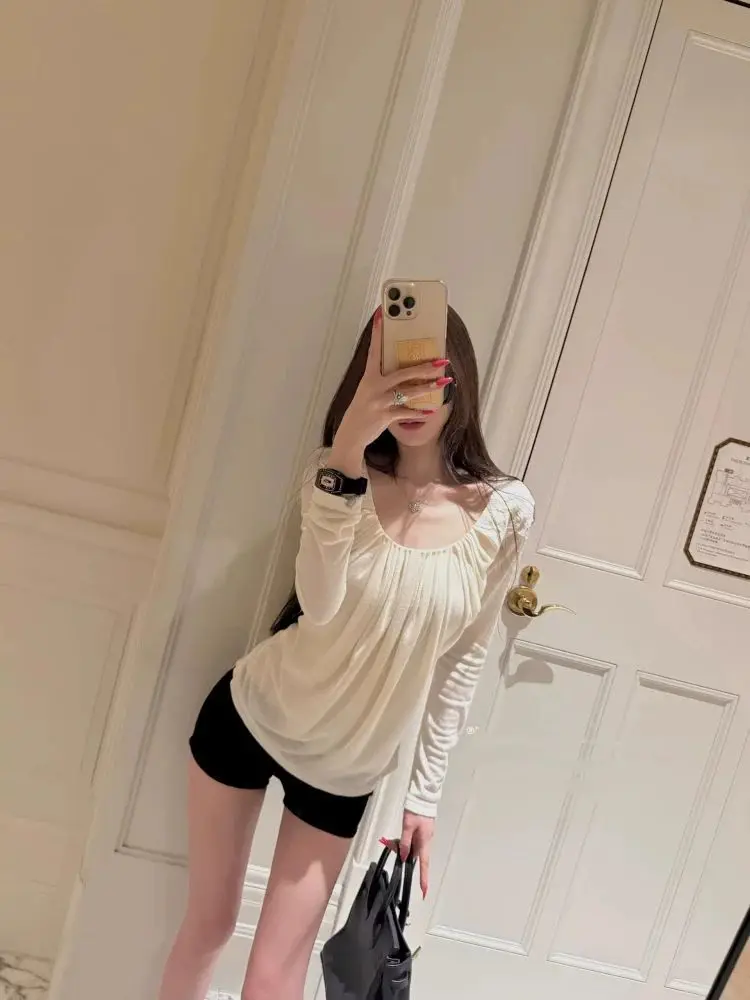 퓨어 Y2K 스타일 긴팔 티셔츠 여성 가을 분위기 있는 시크 디자인 라운드넥 탑 심플하고 다재다능한 여성 의류