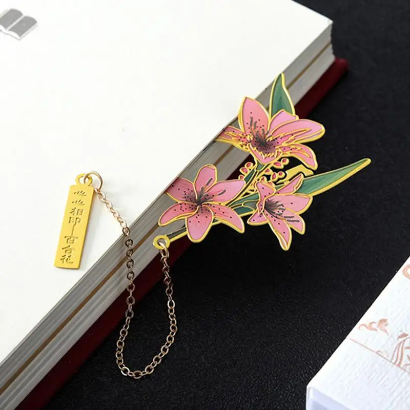 Classical Page Marker Portable Metal Bookmark Hollow Carving Design Exquisite Floral Bookmarks For Family Friends Partners