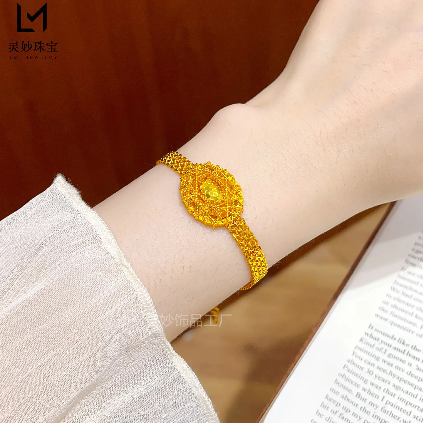Festival Gift Fish Scale Pigeon Egg Bracelet For Women 24K Gold AU999, luxurious lucky present for all celebrations